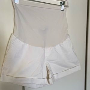 A pea in the pod maternity shorts